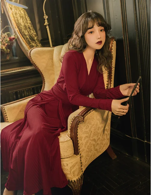 Deivor new dress autumn winter early autumn women's fashion red temperament close waist show thin knitting long dress
Deivor new dress autumn winter early autumn women's fashion red temperament close waist show thin knitting long dress