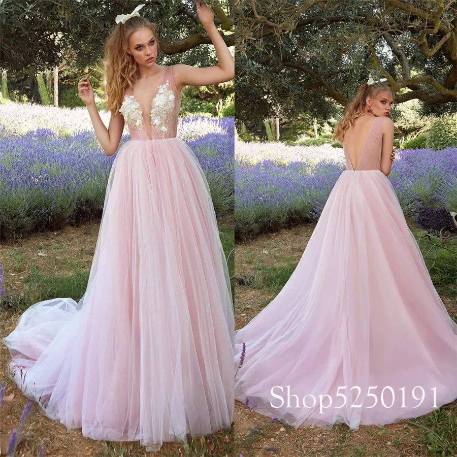 Sexy V-Neck Tulle A-Line Wedding Dresses With Lace Appliques Backless Formal Princess Bridal Gowns Vestios De Mariage Spring
Sexy V-Neck Tulle A-Line Wedding Dresses With Lace Appliques Backless Formal Princess Bridal Gowns Vestios De Mariage Spring