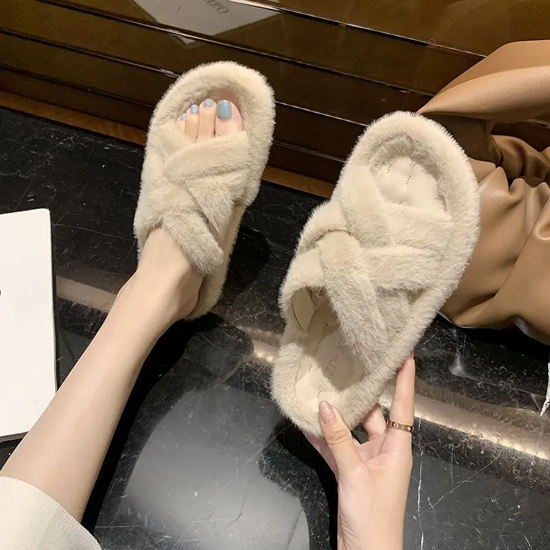 2021 Spring Women House Furry Slippers Fashion Faux Fur Warm Comfortable Women Flats Female Home Slides Black Plush Slippers
2021 Spring Women House Furry Slippers Fashion Faux Fur Warm Comfortable Women Flats Female Home Slides Black Plush Slippers