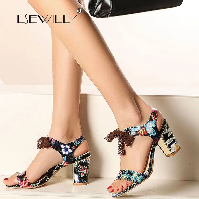Lsewilly Classic Female Summer Sandals Fashion Flower Print Butterfly Kot Square Heel Sandals Women Round Toe Shoes Woman
Lsewilly Classic Female Summer Sandals Fashion Flower Print Butterfly Kot Square Heel Sandals Women Round Toe Shoes Woman