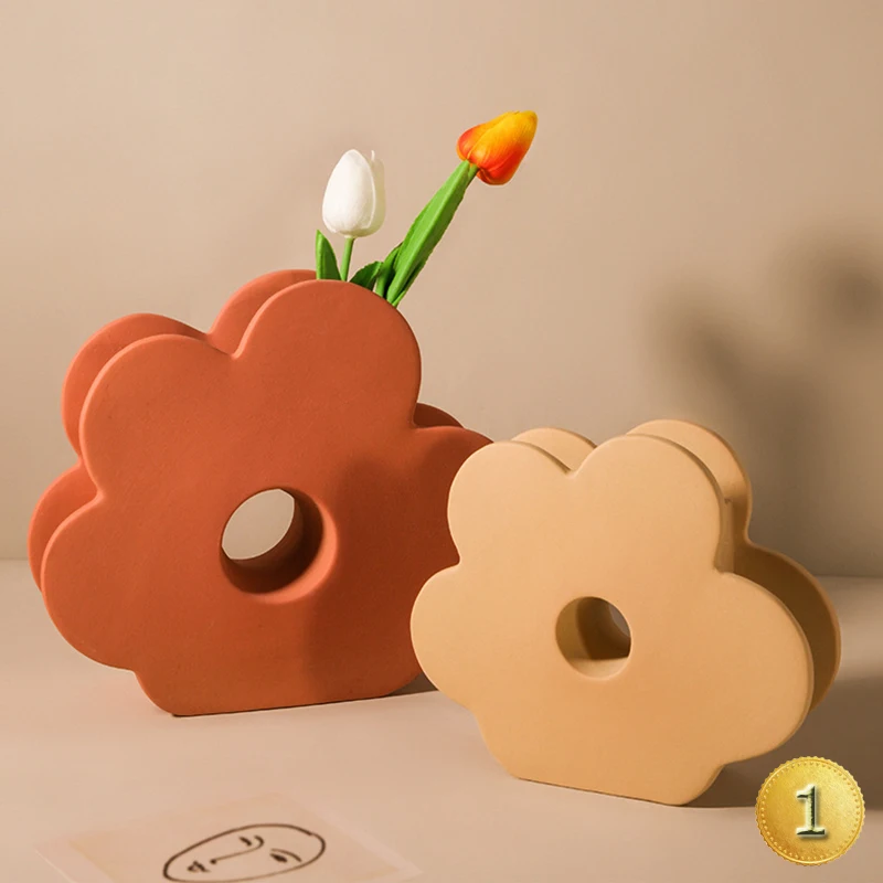 Creative Nordic Style Flower Shape Ceramic Vase Fleur Living Room Art Geometric Dining Table Porch Decoration Vase for Flowers
Creative Nordic Style Flower Shape Ceramic Vase Fleur Living Room Art Geometric Dining Table Porch Decoration Vase for Flowers