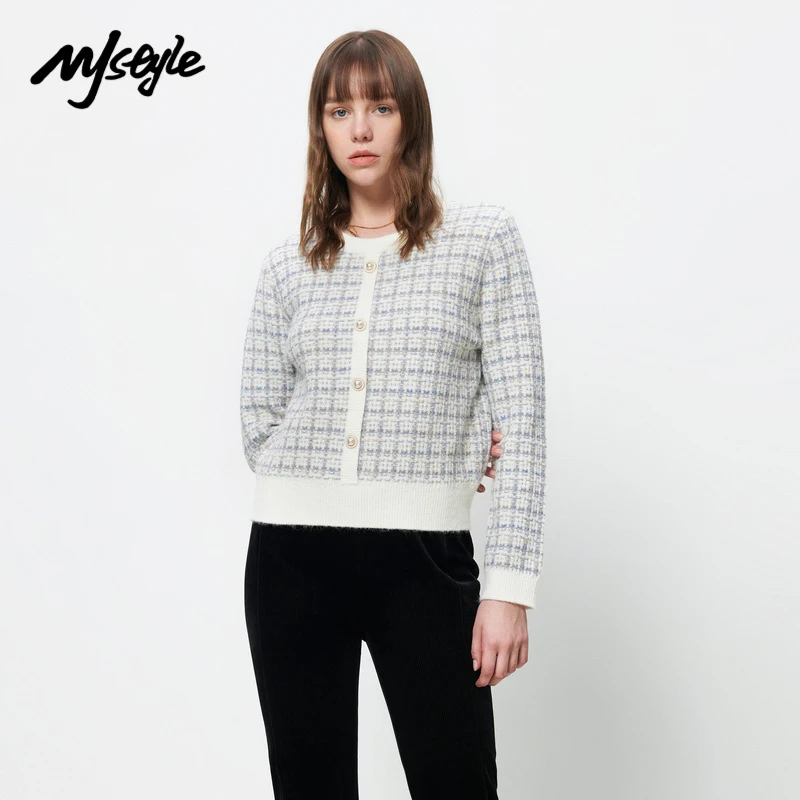MJstyle 2021 Winter Women's Vintage Elegant Slim Round Neck Plaid Fluffy Sweater Pearl Button French Street Fashion 821190054
MJstyle 2021 Winter Women's Vintage Elegant Slim Round Neck Plaid Fluffy Sweater Pearl Button French Street Fashion 821190054