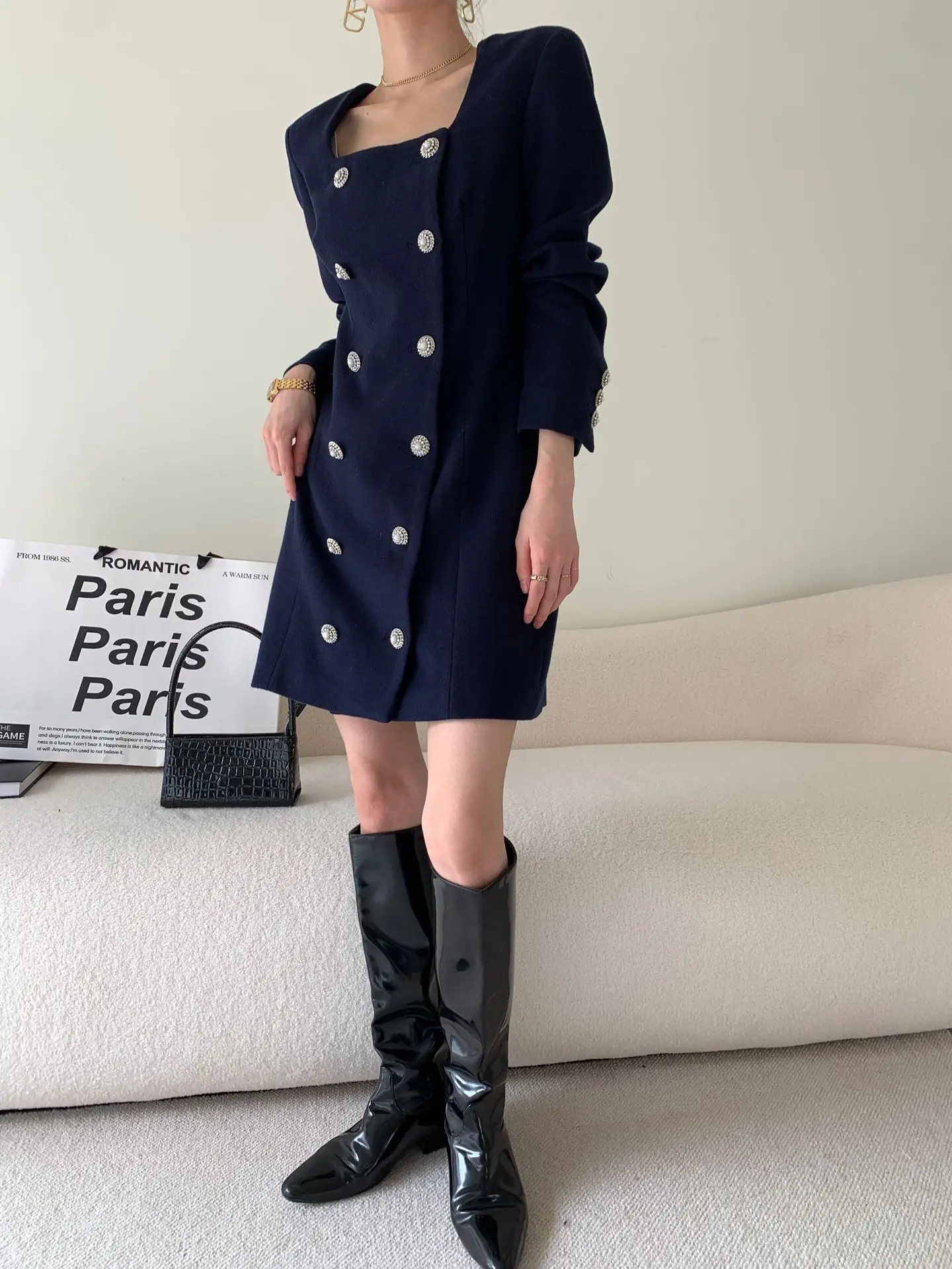 Vintage Woolen Dresses Women Mini Dress Double Breasted Square Collar Elegant Offfice Lady Robes Vestidos Korean Clothing ins
Vintage Woolen Dresses Women Mini Dress Double Breasted Square Collar Elegant Offfice Lady Robes Vestidos Korean Clothing ins