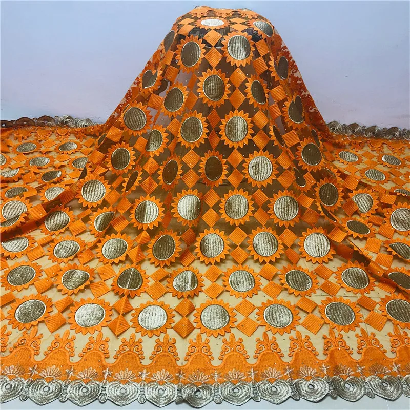 Nigerian lace fabric 2020 high quality lace tulle lace net fabric with stones purple lace fabric gold embroidery 5 yards 
Nigerian lace fabric 2020 high quality lace tulle lace net fabric with stones purple lace fabric gold embroidery 5 yards