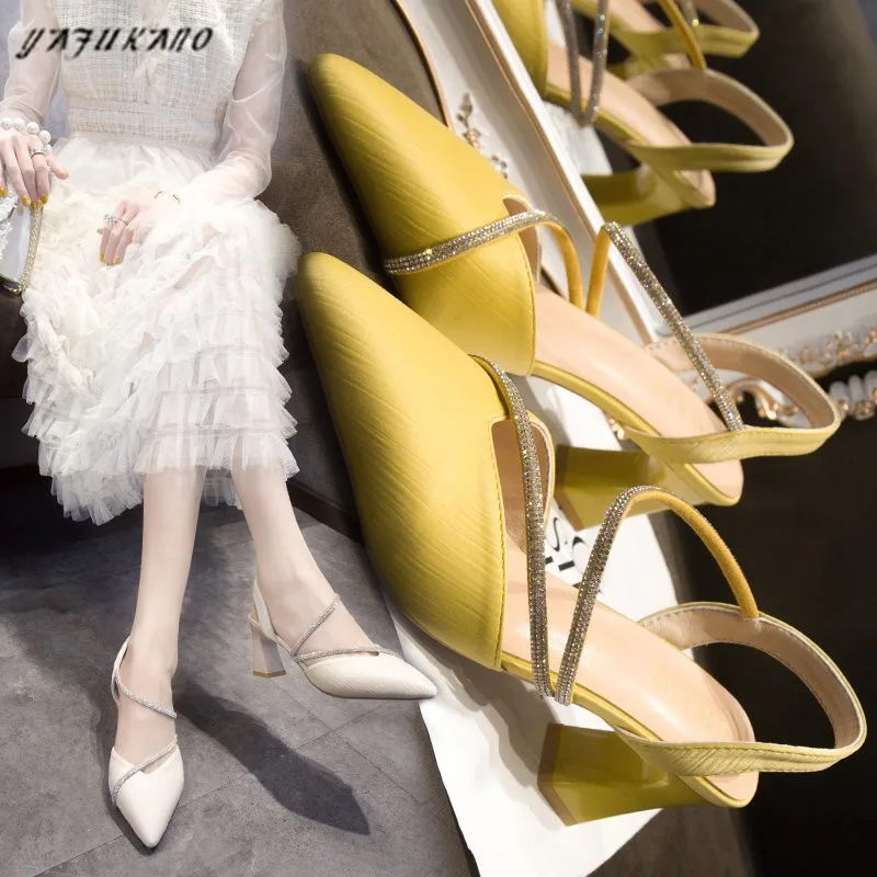 Baotou Mid Hollow Sandals Female 2021 New Candy Color Pointed Toe High Heels Square Heel Elegant Party Wedding Rhinestone Pumps
Baotou Mid Hollow Sandals Female 2021 New Candy Color Pointed Toe High Heels Square Heel Elegant Party Wedding Rhinestone Pumps