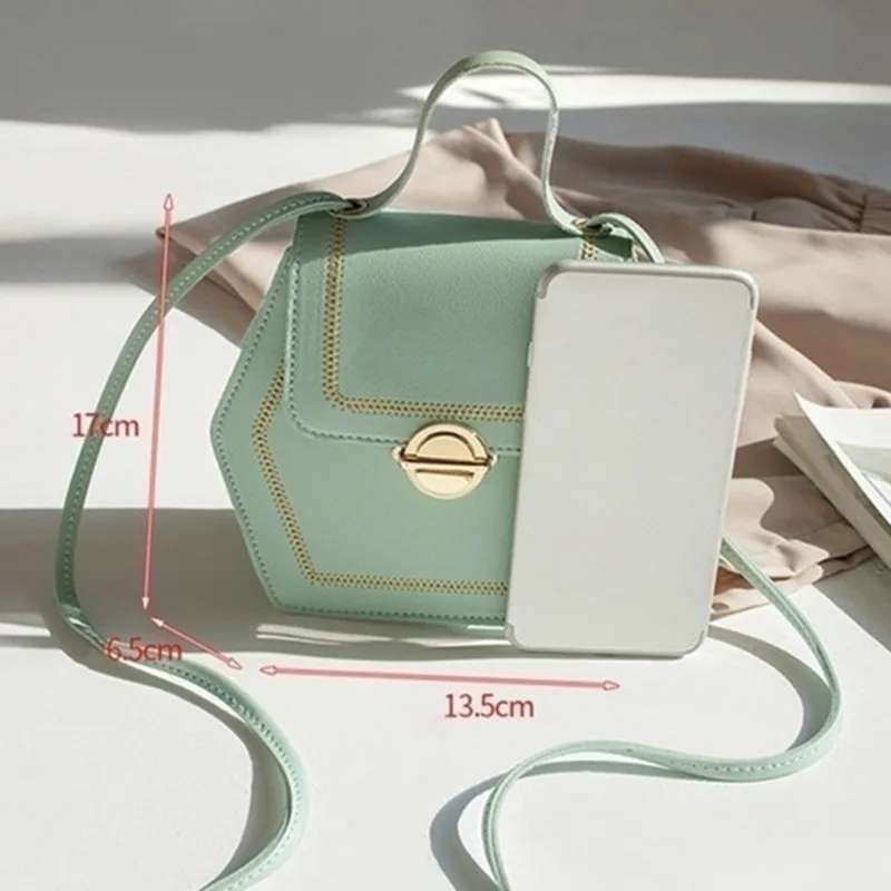 Fashion PU Leather Messenger Bag Small Square Bags Chain Simple Shoulder Bag Hexagonal Diagonal Package Women's Handbag
Fashion PU Leather Messenger Bag Small Square Bags Chain Simple Shoulder Bag Hexagonal Diagonal Package Women's Handbag