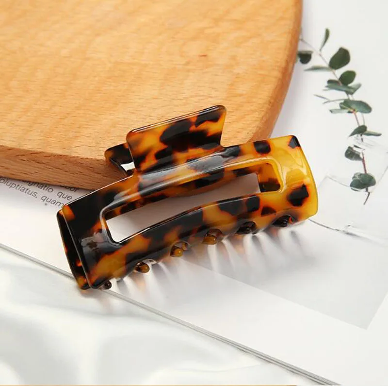 2020 New Retro Fashion Decorative Hair Clip Leopard Acetate Plate Grab Clip Women Girl's Hair Accessories
2020 New Retro Fashion Decorative Hair Clip Leopard Acetate Plate Grab Clip Women Girl's Hair Accessories