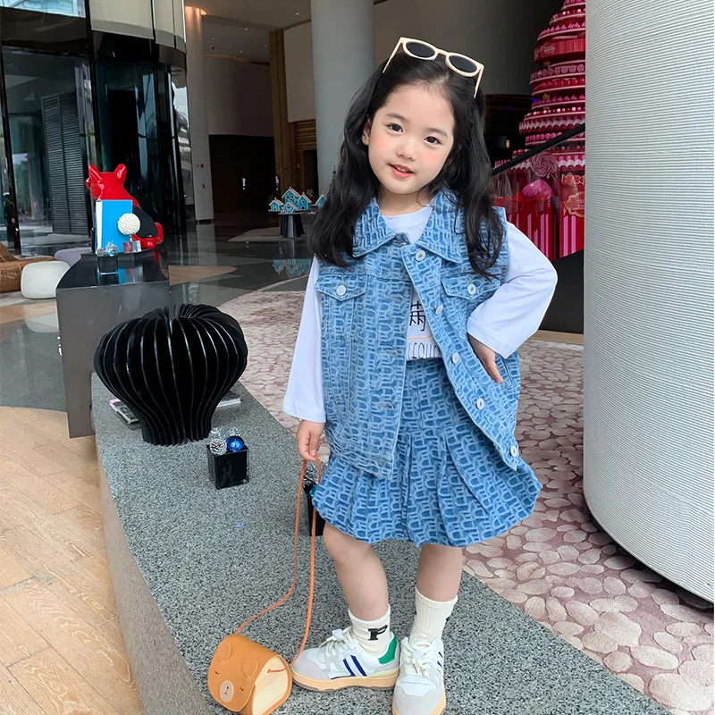 MILA CHOU 2022 Spring Baby Girls Letter Cowboy Vest Mini Skirt Suit Children Korean Denim Jacket Set 2Pcs Outfit Kids Clothes
MILA CHOU 2022 Spring Baby Girls Letter Cowboy Vest Mini Skirt Suit Children Korean Denim Jacket Set 2Pcs Outfit Kids Clothes