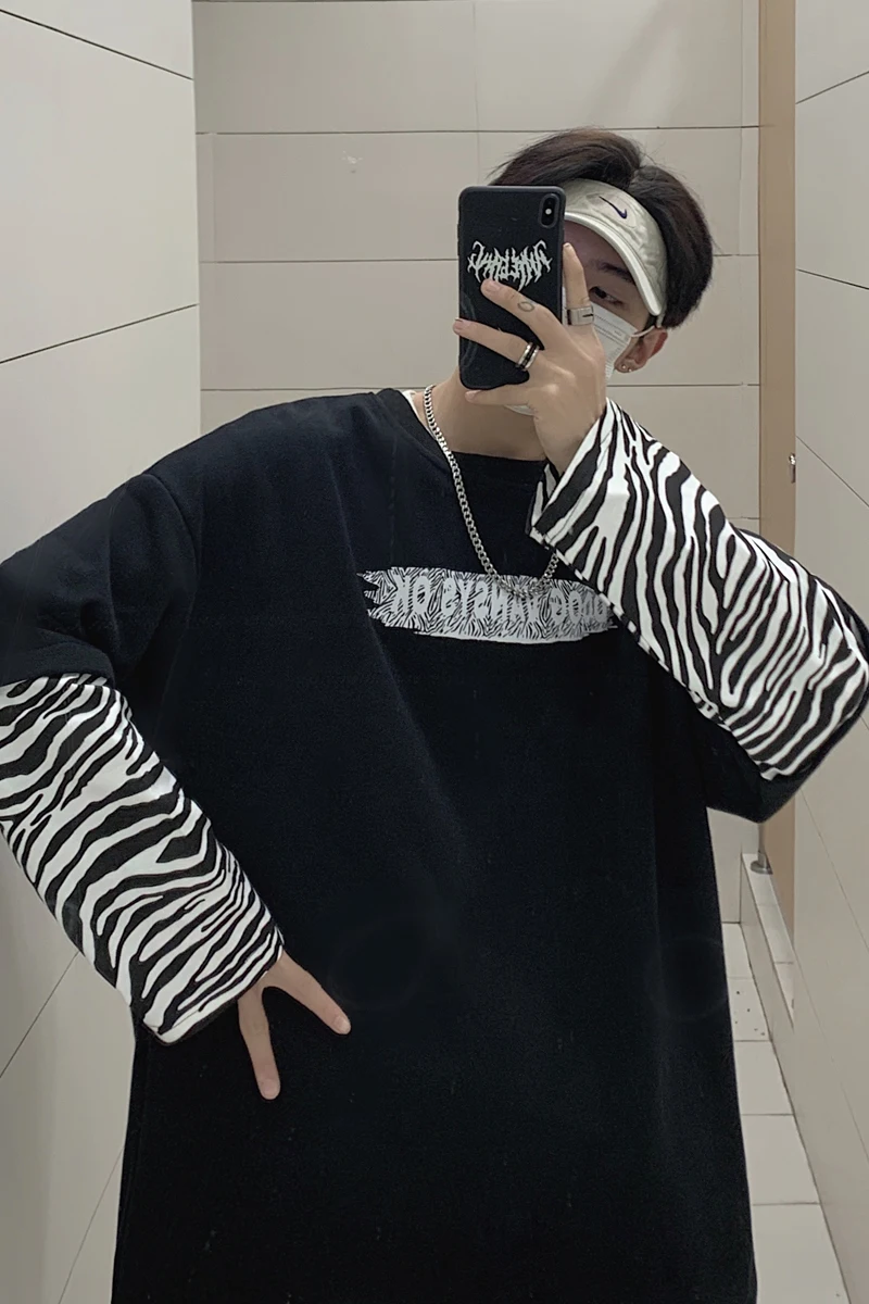 2021 Spring Fake Two Long Sleeve T-shirt Letter Couple Clothing Fashion Loose Fashion Print Sleeve T-shirt Homme Pullover Tops
2021 Spring Fake Two Long Sleeve T-shirt Letter Couple Clothing Fashion Loose Fashion Print Sleeve T-shirt Homme Pullover Tops
