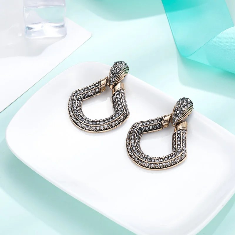 Vintage High Quality original design Dangle Earrings Big Alloy Rhinestone Drop earrings for Women 2021 Fashion Jewelry Wholesale
Vintage High Quality original design Dangle Earrings Big Alloy Rhinestone Drop earrings for Women 2021 Fashion Jewelry Wholesale