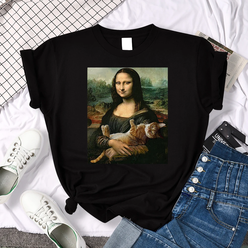T Shirts Mona Lisa Hugging Cat Lovely Cute Printed T-Shirt For Women'S Crewneck Gothic Women Tshirt Casual Oversize Tee Shirts
T Shirts Mona Lisa Hugging Cat Lovely Cute Printed T-Shirt For Women'S Crewneck Gothic Women Tshirt Casual Oversize Tee Shirts