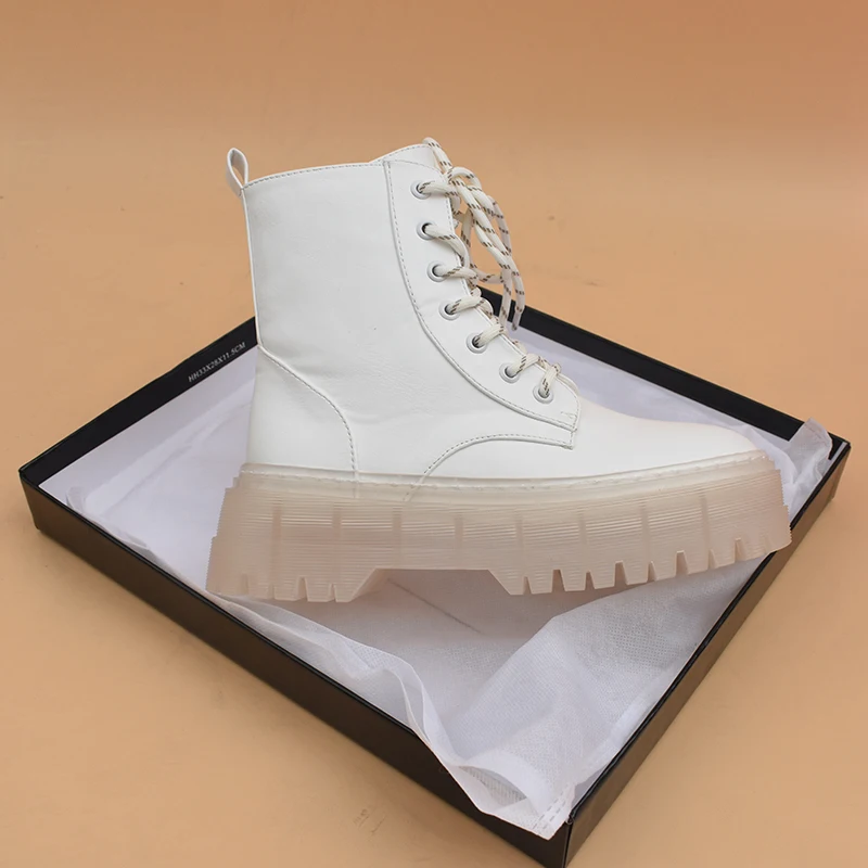 Autumn and Winter New White Transparent Female Short Boots Thick-soled Round Head Side Zipper Handsome Ankle Motorcycle Boots
Autumn and Winter New White Transparent Female Short Boots Thick-soled Round Head Side Zipper Handsome Ankle Motorcycle Boots