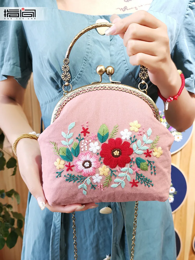 New Style Handmade DIY Material Purse Mouth Gold Package Hand Diagonal Dual-Use Patchwork single Shoulder Bag handbag
New Style Handmade DIY Material Purse Mouth Gold Package Hand Diagonal Dual-Use Patchwork single Shoulder Bag handbag