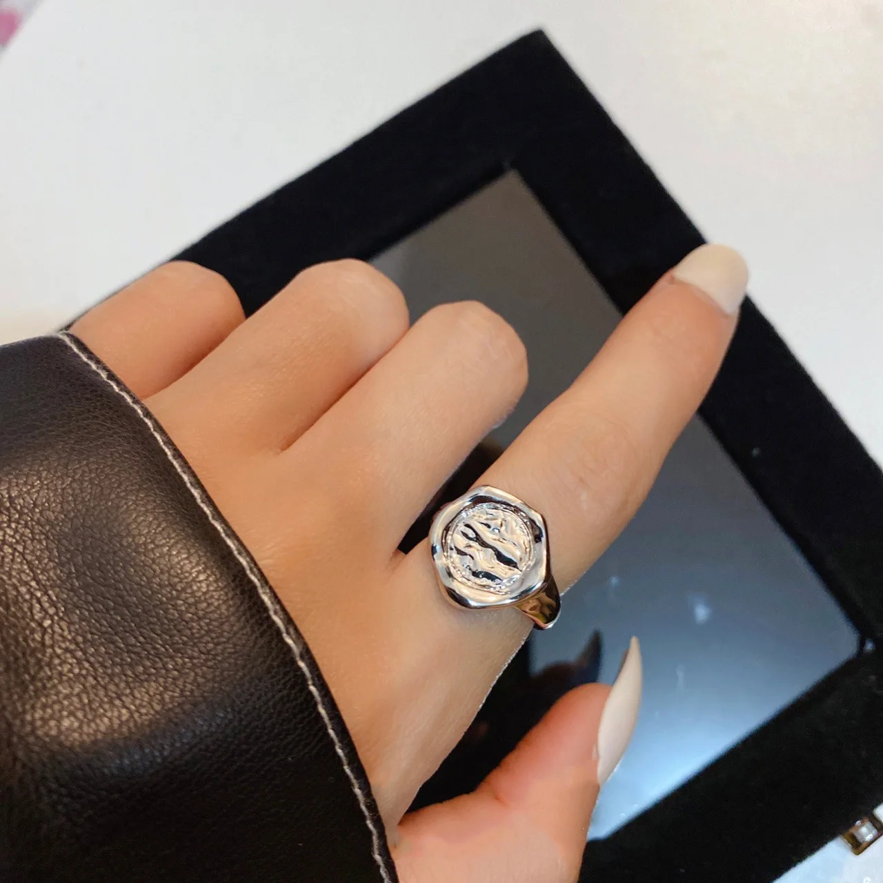 Geometric Metal Opening Index Finger Ring Adjustable Jewelry Silver Gold Accessories for Women Fashion Party Gothic Ring Gifts
Geometric Metal Opening Index Finger Ring Adjustable Jewelry Silver Gold Accessories for Women Fashion Party Gothic Ring Gifts