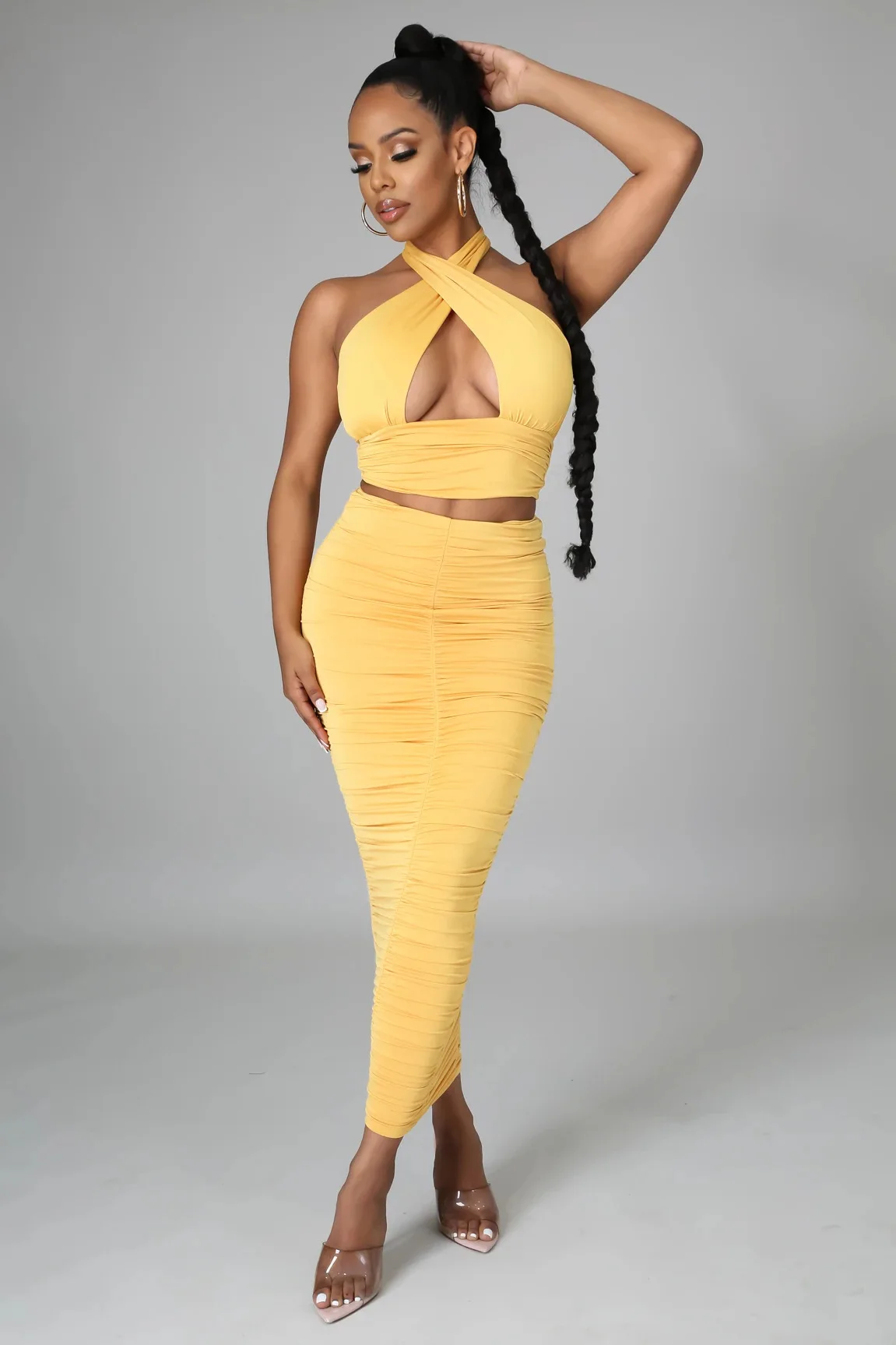 The new summer solid color cross wrapped chest tight fitting folds sexy bag hip was thin solid color women's two-piece suit
The new summer solid color cross wrapped chest tight fitting folds sexy bag hip was thin solid color women's two-piece suit