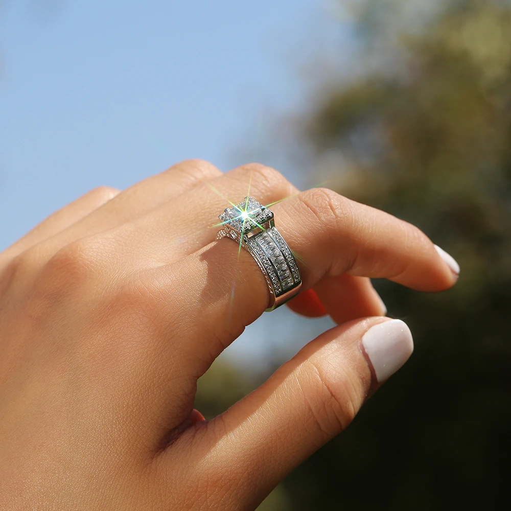 Retro Hipster Ring Women Pave Setting Crystal CZ Stone Temperament Ring Wedding /anniversary Accessories Classic Hot Selling
Retro Hipster Ring Women Pave Setting Crystal CZ Stone Temperament Ring Wedding /anniversary Accessories Classic Hot Selling