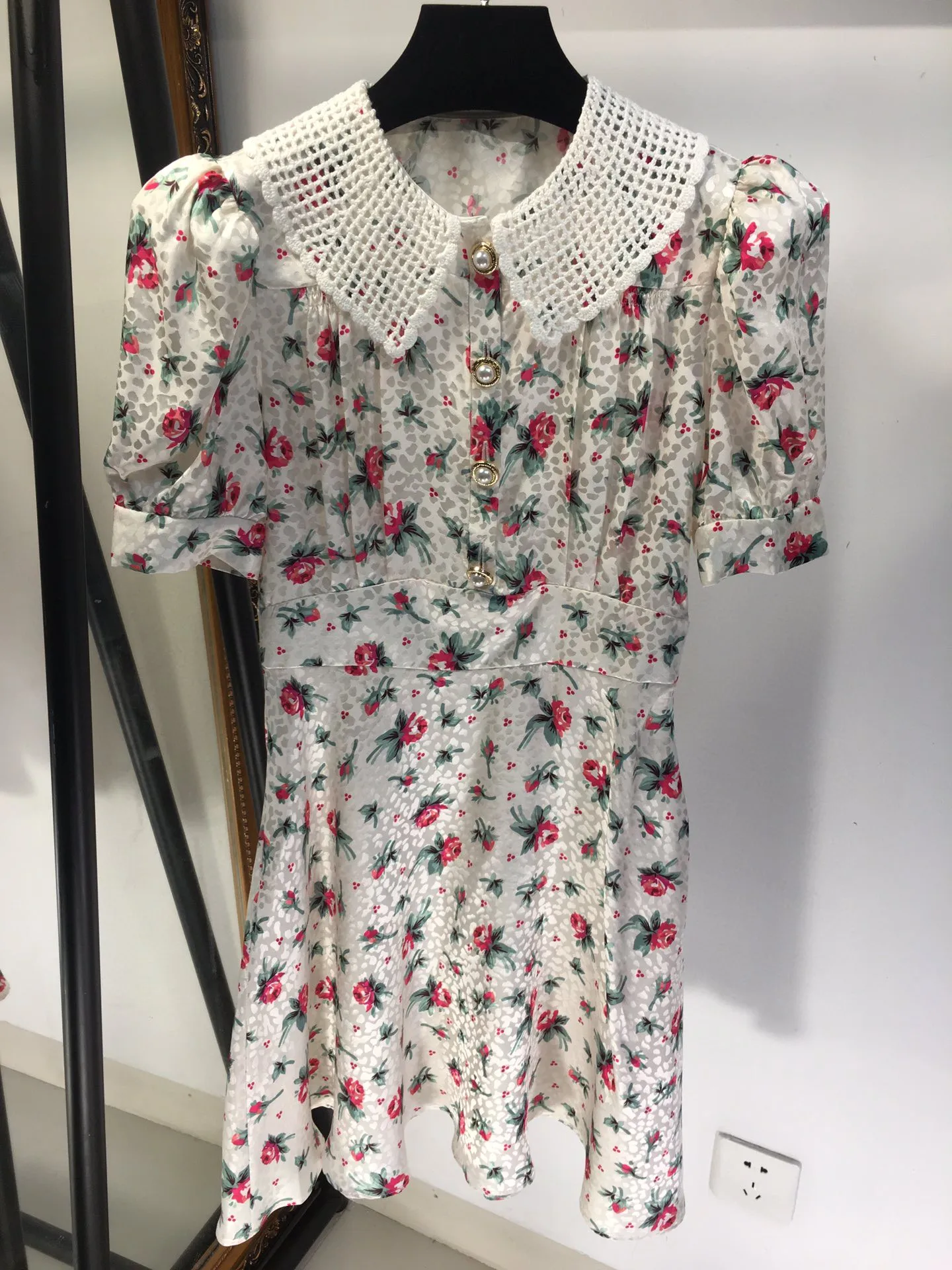High Quality Dresses Women 2021 New Fashion Print Peter Pan Collar Hollow Out Dress
High Quality Dresses Women 2021 New Fashion Print Peter Pan Collar Hollow Out Dress