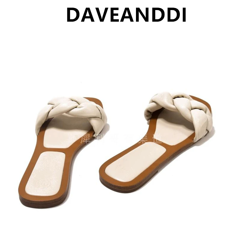 Женские туфли без задника, из натуральной кожи, на плоской подошве
Женские туфли без задника, из натуральной кожи, на плоской подошве