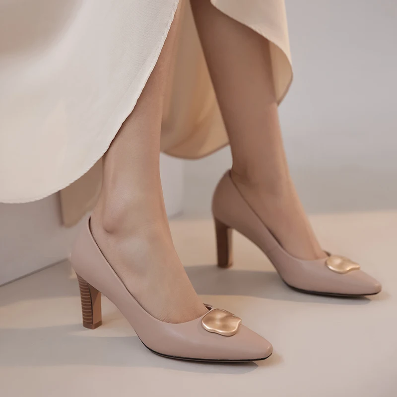 2021; Женские туфли-лодочки на высоком каблуке; Женская обувь из натуральной кожи; Свадебная вечеринка в сдержанном стиле; Сезон лето новые ту...
2021; Женские туфли-лодочки на высоком каблуке; Женская обувь из натуральной кожи; Свадебная вечеринка в сдержанном стиле; Сезон лето новые ту...