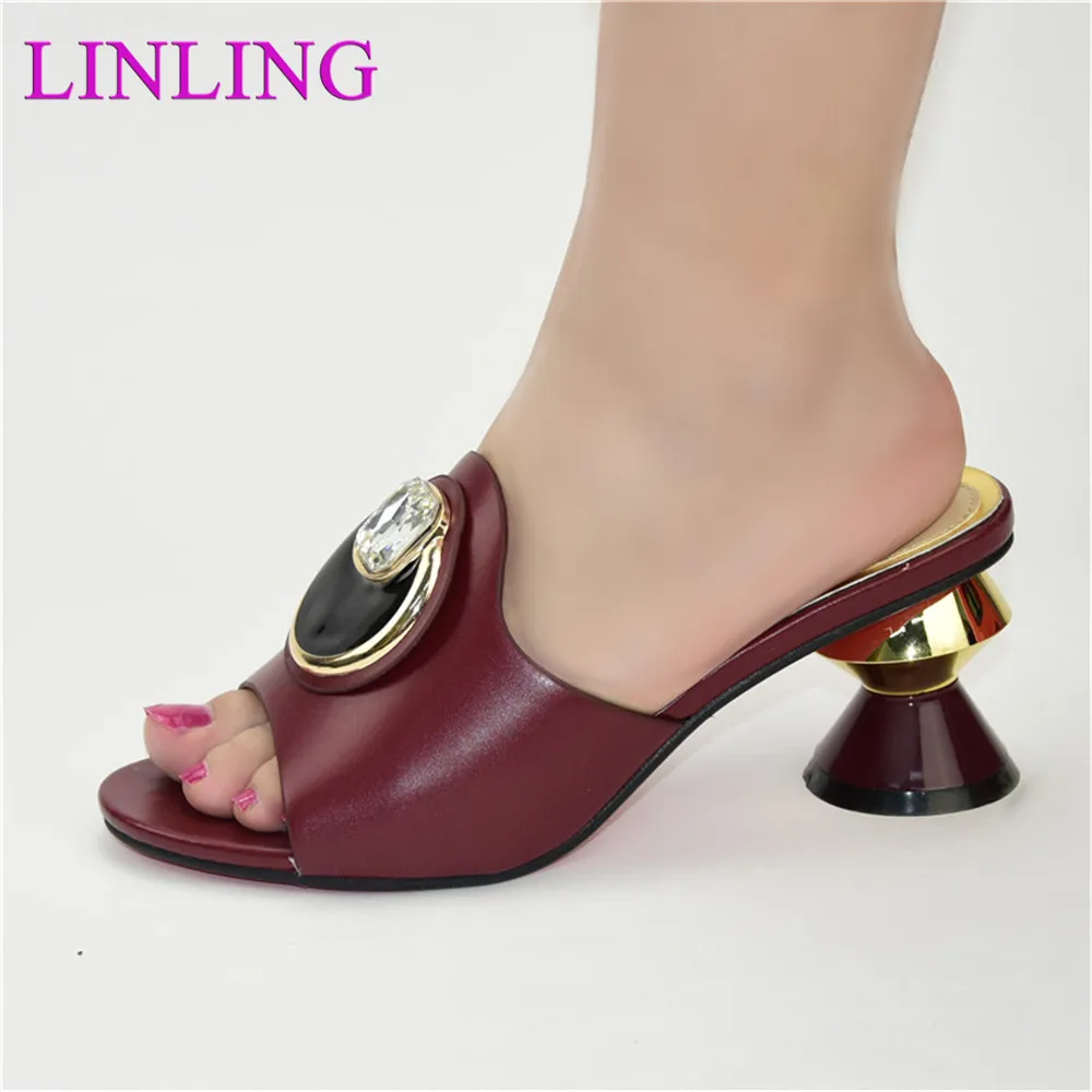 2021 Women Shoes Plus Size Summer 43 Italian Women Wedding Shoes Decorated with Rhinestone Luxury Brand Shoes Women
2021 Women Shoes Plus Size Summer 43 Italian Women Wedding Shoes Decorated with Rhinestone Luxury Brand Shoes Women