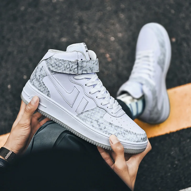 Autumn and winter men's board shoes latest technology luminous shoes fashion shoes Plush casual trend basketball shoes men
Autumn and winter men's board shoes latest technology luminous shoes fashion shoes Plush casual trend basketball shoes men