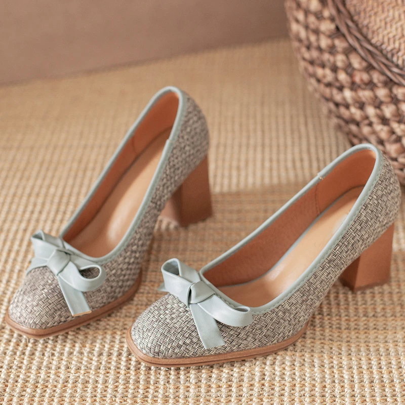 2021 New Women's Single Shoes In Summer Shallow Mouth Fangtou Grace Stripe Bow Woven Elements Roman Retro High-heeled Shoes Hot
2021 New Women's Single Shoes In Summer Shallow Mouth Fangtou Grace Stripe Bow Woven Elements Roman Retro High-heeled Shoes Hot