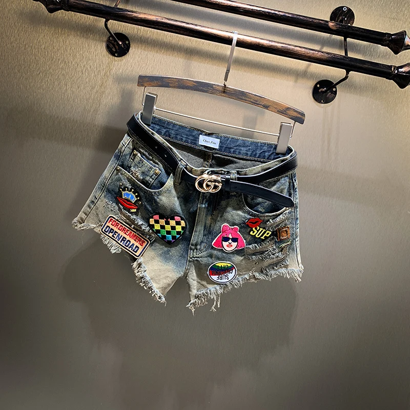 Модные новые летние хлопковые джинсовые шорты для женщин в Корейском стиле с вышивкой и вышивкой значком с высокой талией свободные прямые ...
Модные новые летние хлопковые джинсовые шорты для женщин в Корейском стиле с вышивкой и вышивкой значком с высокой талией свободные прямые ...