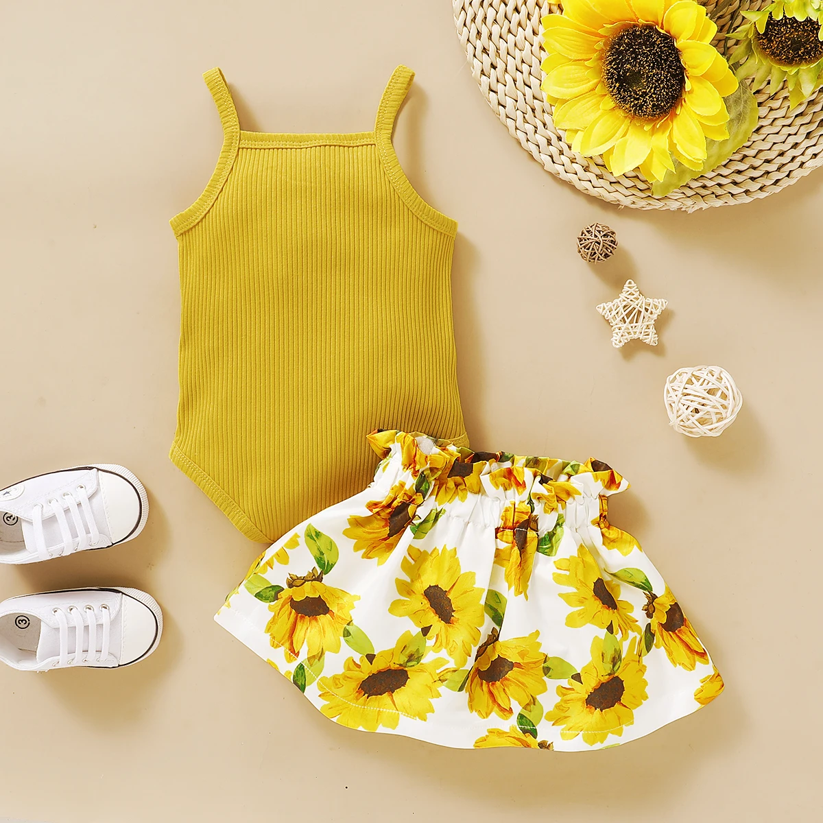 Newborn Infant Baby Girls Outfits 2-Piece Set Summer Casual Solid Sling Jumpsuit + Floral Print Skirt Set 
Newborn Infant Baby Girls Outfits 2-Piece Set Summer Casual Solid Sling Jumpsuit + Floral Print Skirt Set