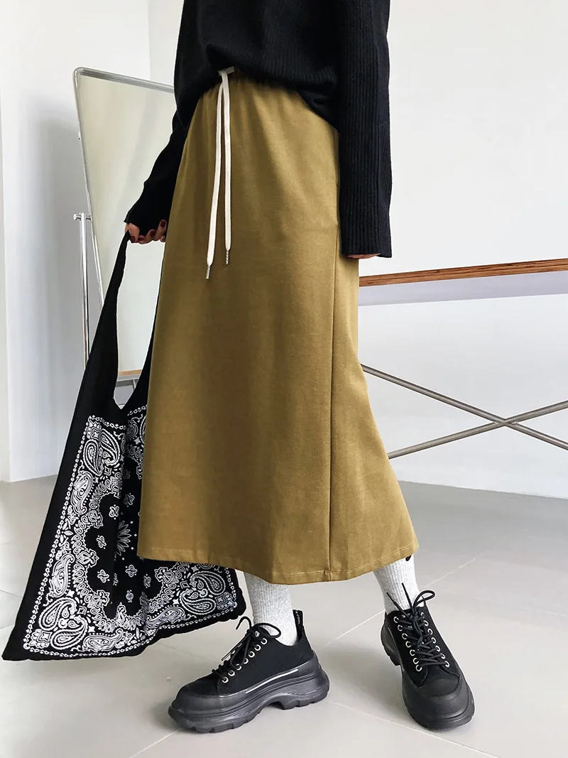 Skirts Womens Y2k SUMMER EVEN Knitted BUSINESS Pleated New Elastic Drawstring Knit Skirt with Straight Back Slit Design Skirt
Skirts Womens Y2k SUMMER EVEN Knitted BUSINESS Pleated New Elastic Drawstring Knit Skirt with Straight Back Slit Design Skirt