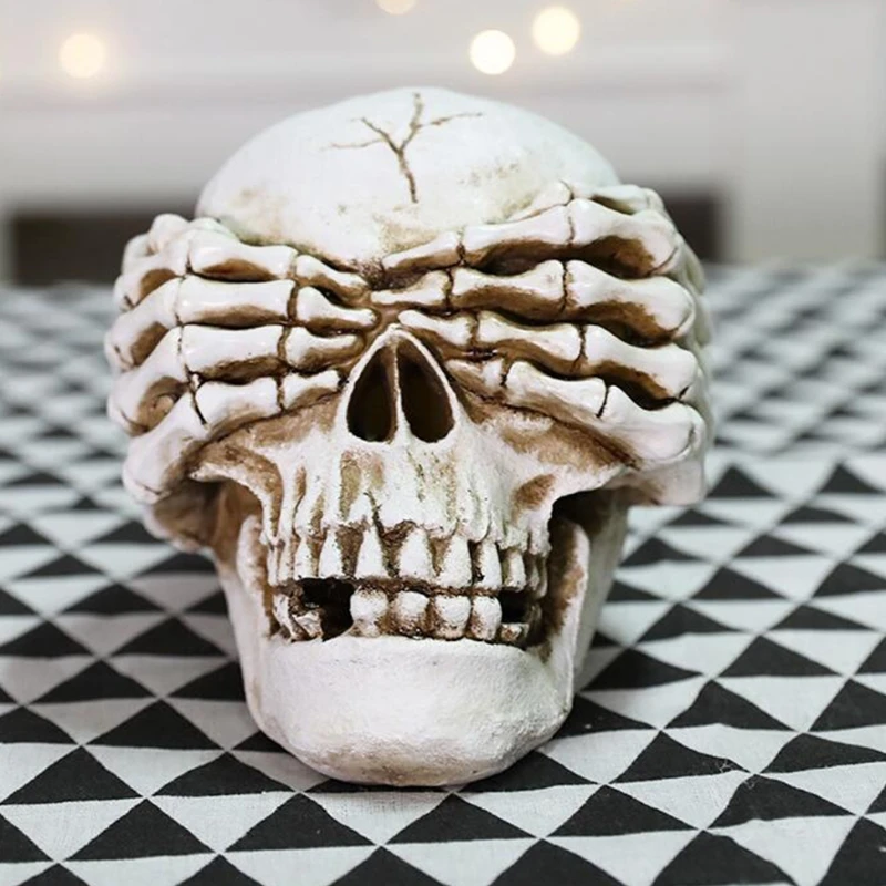 Halloween Resin Cracked Skull with LED Light Statue Skeleton Night Lamp Ornament
Halloween Resin Cracked Skull with LED Light Statue Skeleton Night Lamp Ornament