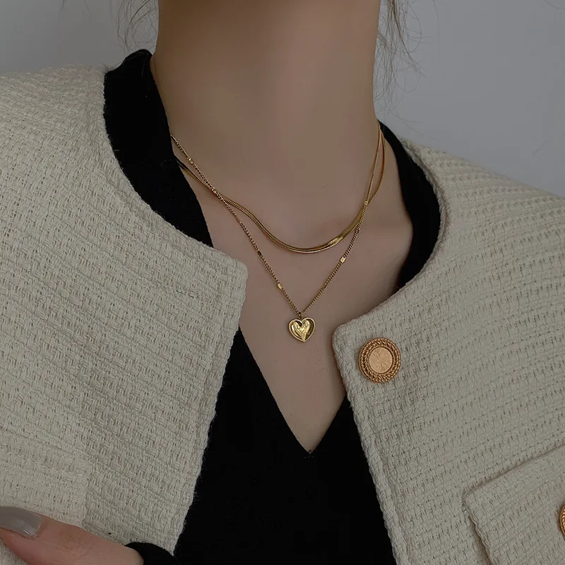 Double Gold Heart Necklace For Female Jewelry Hip-Hop 2021 New Titanium Steel Metal Snake Bone Fashion Choker Chic Chain Jewelry
Double Gold Heart Necklace For Female Jewelry Hip-Hop 2021 New Titanium Steel Metal Snake Bone Fashion Choker Chic Chain Jewelry