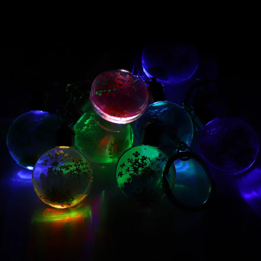 Creative Luminous Dried Flower Crystal Chrysanthemum Pendant Keychains, Luminous Color-Changing Lace Flower Key Ring Pendant
Creative Luminous Dried Flower Crystal Chrysanthemum Pendant Keychains, Luminous Color-Changing Lace Flower Key Ring Pendant