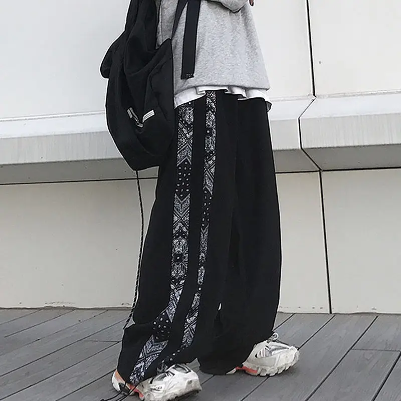 Женские хиппи спортивные брюки женские Мешковатые Harajuku Готическая уличная одежда широкие брюки женские винтажные эстетические свободные ...
Женские хиппи спортивные брюки женские Мешковатые Harajuku Готическая уличная одежда широкие брюки женские винтажные эстетические свободные ...