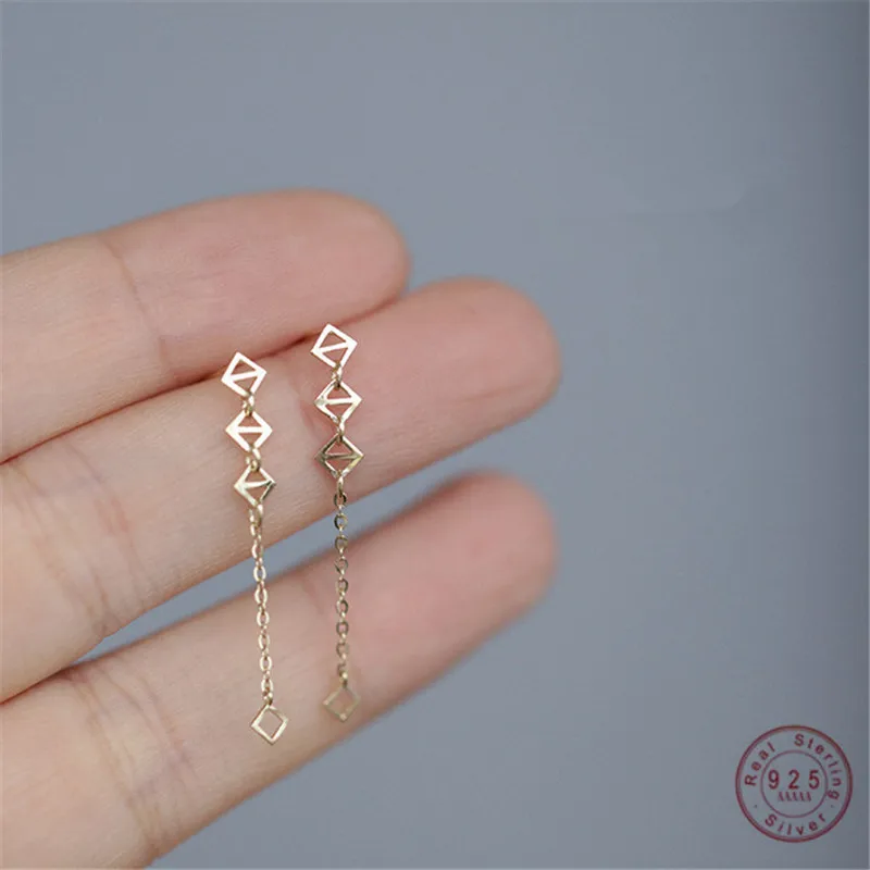 925 Sterling Silver European Simple Geometric Long Tassel Earrings For Women 14k Gold Plating Light Luxury Jewelry Gift
925 Sterling Silver European Simple Geometric Long Tassel Earrings For Women 14k Gold Plating Light Luxury Jewelry Gift