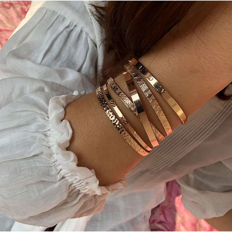 6 Pcs / Set Punk Golden Metal Pattern Adjustable Opening Bangle for Women Gold Color LOVE Letter Bracelet Set Jewelry 2021 Retro
6 Pcs / Set Punk Golden Metal Pattern Adjustable Opening Bangle for Women Gold Color LOVE Letter Bracelet Set Jewelry 2021 Retro