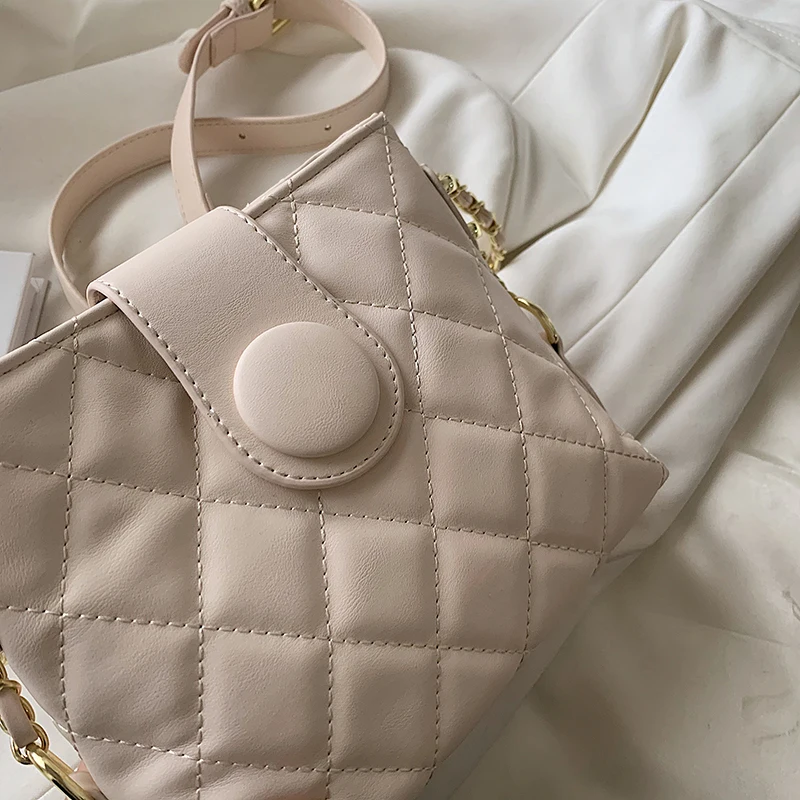 2021 popular high-end bag female 202021 new summer net red temperament one-shoulder messenger wild ins tide high-end
2021 popular high-end bag female 202021 new summer net red temperament one-shoulder messenger wild ins tide high-end
