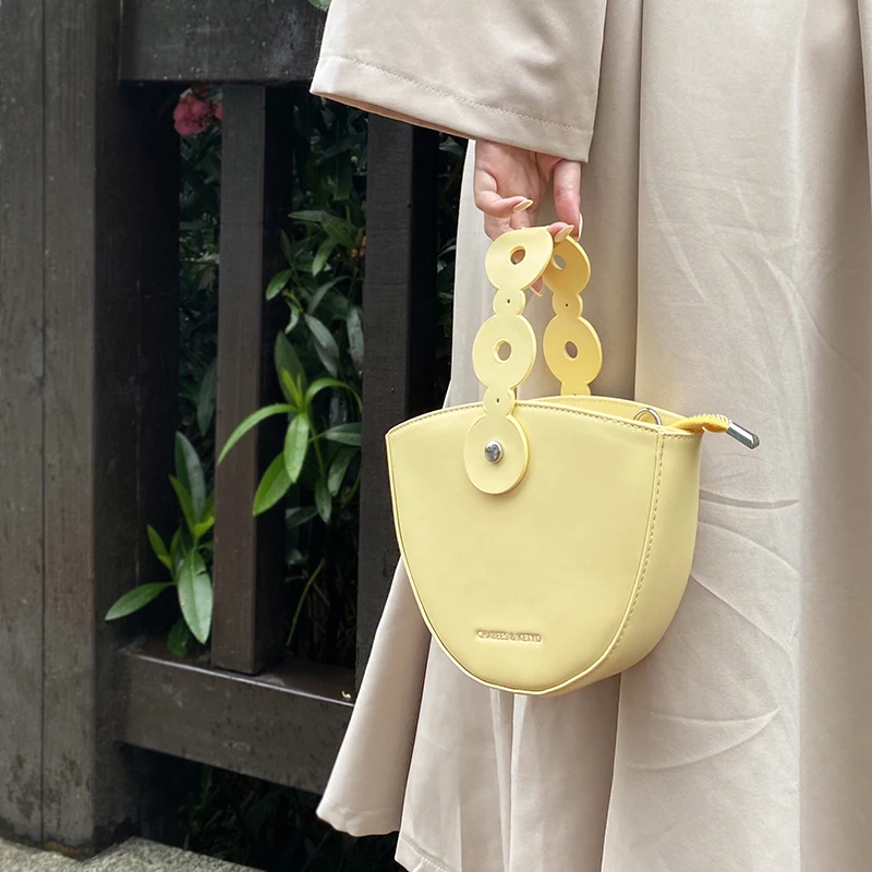 PU Leather Bucket Bag 2021 Summer Designer Handbags Luxury Hollow Out Strap Shoulder Bag High Quality Crossbody Bags Women
PU Leather Bucket Bag 2021 Summer Designer Handbags Luxury Hollow Out Strap Shoulder Bag High Quality Crossbody Bags Women