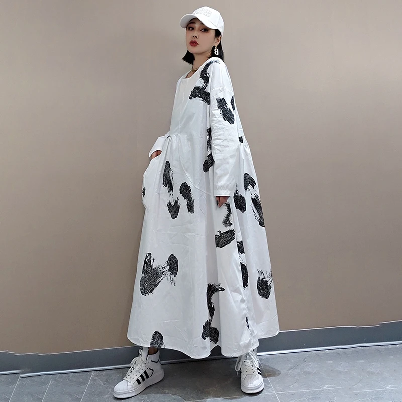 SHENGPLLAE elegant printed dress women's spring 2021 new round neck large size big pocket long sleeve mid-calf dresses 5C261
SHENGPLLAE elegant printed dress women's spring 2021 new round neck large size big pocket long sleeve mid-calf dresses 5C261