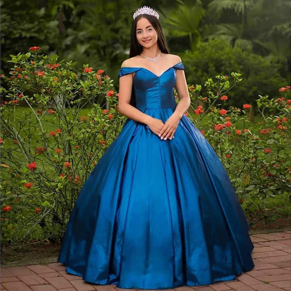 Винтажное синее атласное платье Quinceanera на 15 лет, сексуальное с V-образным вырезом и открытыми плечами, простое дизайнерское официальное платье для девушек и женщин
Винтажное синее атласное платье Quinceanera на 15 лет, сексуальное с V-образным вырезом и открытыми плечами, простое дизайнерское официальное платье для девушек и женщин