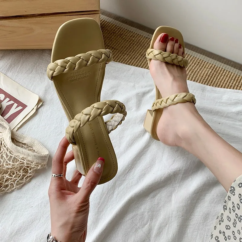 Slippers Casual Med Shoes Woman 2021 Square heel Pantofle Loafers Luxury Block New Soft Summer Rome Rubber Fashion Hoof Heels Le 
Slippers Casual Med Shoes Woman 2021 Square heel Pantofle Loafers Luxury Block New Soft Summer Rome Rubber Fashion Hoof Heels Le