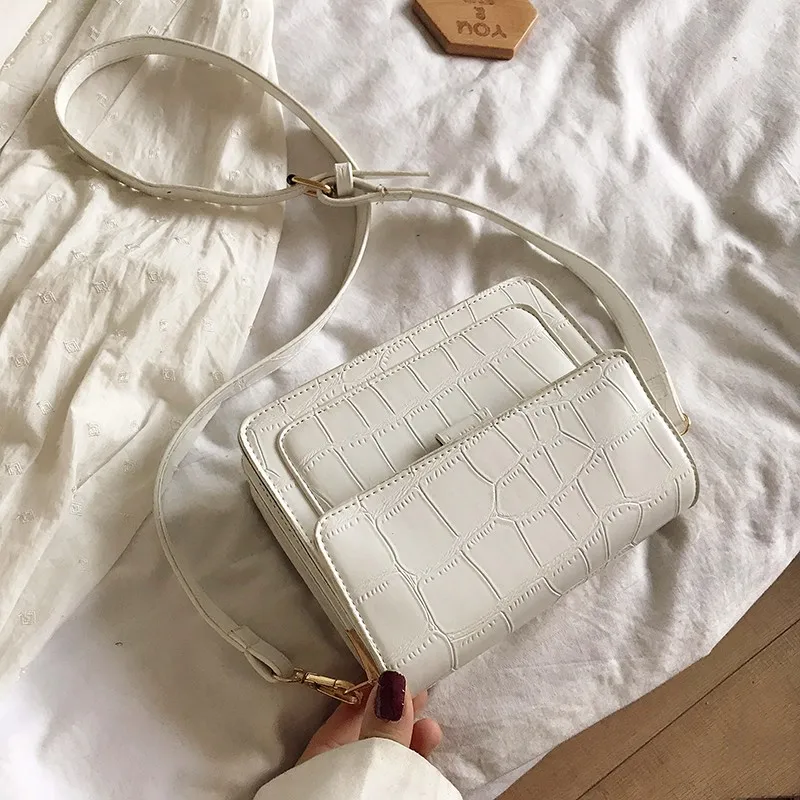 Broadband female bag 2020 new shoulder bag ladies messenger bag luxury designer female bag ladies bag purse mobile phone bag
Broadband female bag 2020 new shoulder bag ladies messenger bag luxury designer female bag ladies bag purse mobile phone bag