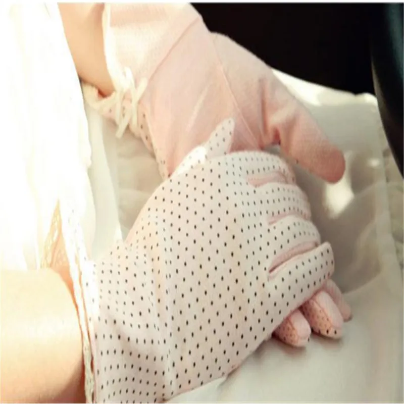 Driving Dot Gloves Women Lace Sunscreen Gloves Summer Spring Lady Stretch Touch Screen Anti Uv Slip Resistant Breathable Gloves
Driving Dot Gloves Women Lace Sunscreen Gloves Summer Spring Lady Stretch Touch Screen Anti Uv Slip Resistant Breathable Gloves