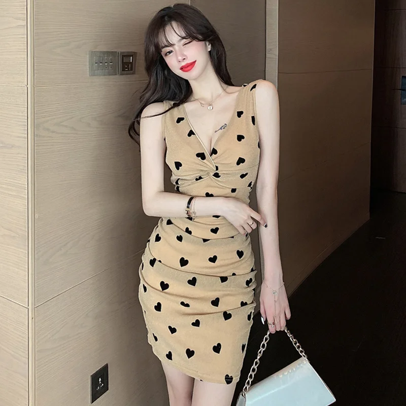 Summer Socialite Elegant Heart Pleated V-neck Retro Dress Slim Slimming Dress Slim Fit Dress
Summer Socialite Elegant Heart Pleated V-neck Retro Dress Slim Slimming Dress Slim Fit Dress