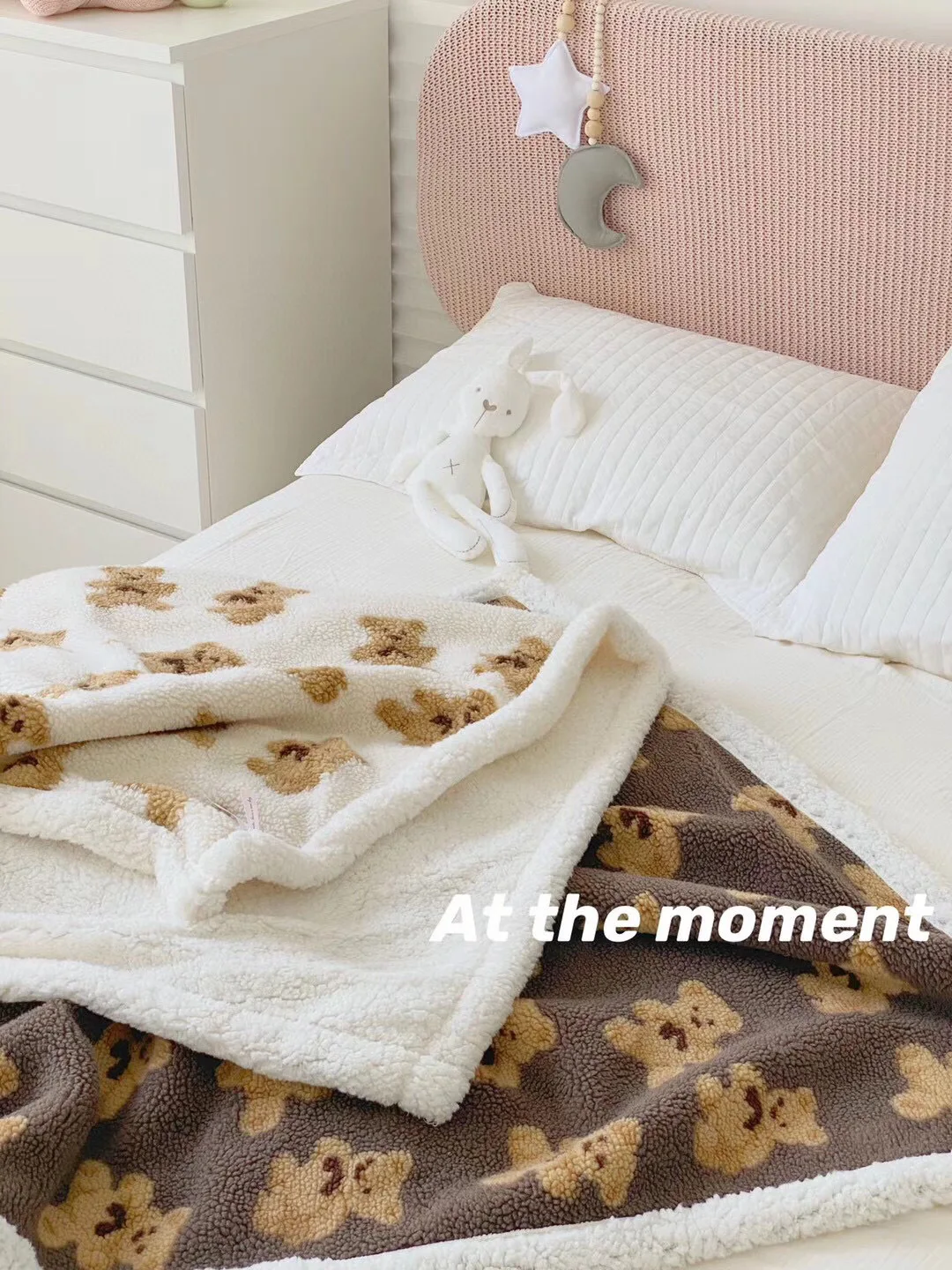 Autumn New Baby Blanket Korean Bear Print KIds Sleeping Blankets Lambswool Child Thick Warm Skin-friendly Quilt Infant Bedding
Autumn New Baby Blanket Korean Bear Print KIds Sleeping Blankets Lambswool Child Thick Warm Skin-friendly Quilt Infant Bedding