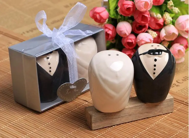 100 Sets=200Pcs Bride and Groom Salt and Pepper Shaker Set Wedding Favor Party Event Free Shipping Wholesale
100 Sets=200Pcs Bride and Groom Salt and Pepper Shaker Set Wedding Favor Party Event Free Shipping Wholesale