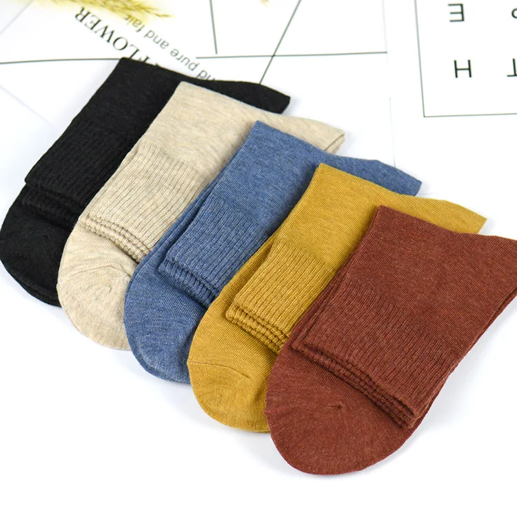 2021 new fashion T-shirt Womens cotton short socks solid color casual socks
2021 new fashion T-shirt Womens cotton short socks solid color casual socks