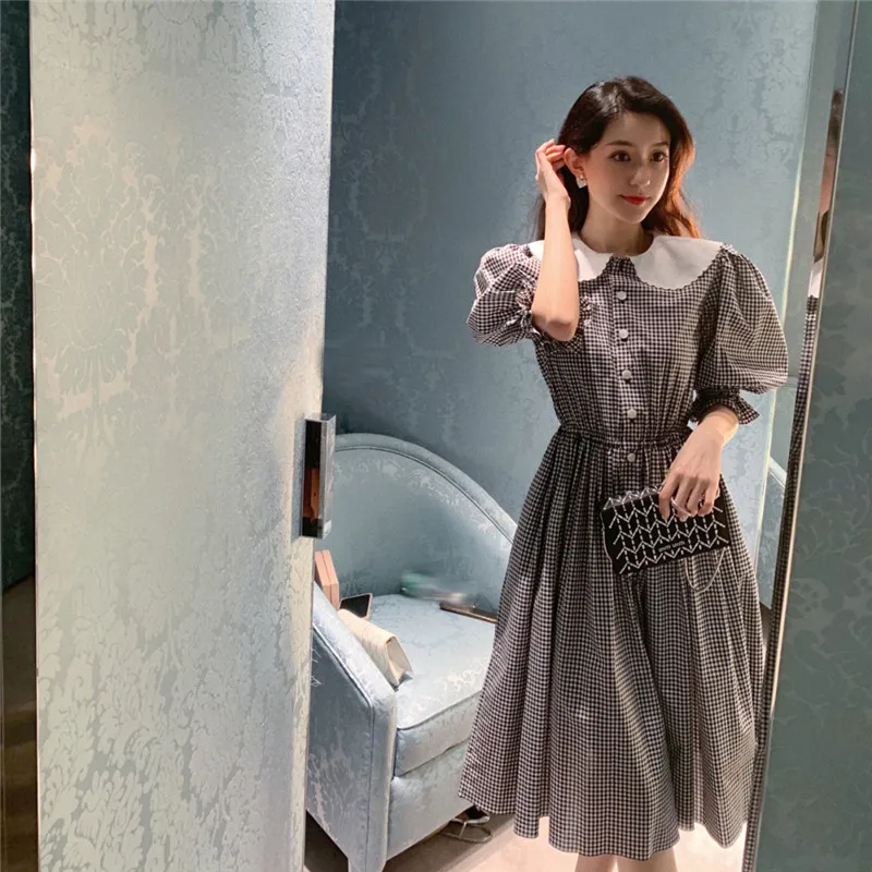 Vintage Short Puff Sleeve Plaid Dresses for Women 2021 Summer Korean Fashion Pleated Midi Dress
Vintage Short Puff Sleeve Plaid Dresses for Women 2021 Summer Korean Fashion Pleated Midi Dress