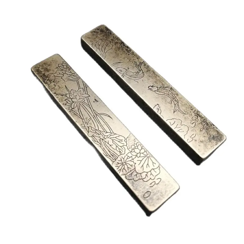 Early collection of four treasures of the study pure copper antique pressure ruler, every year there is a fish copper zhenchi
Early collection of four treasures of the study pure copper antique pressure ruler, every year there is a fish copper zhenchi