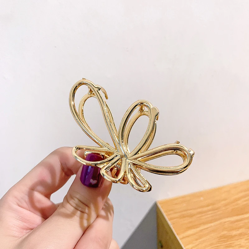 Women Barrettes Metal Flower Hair Claw Hollow Out Hair Crab For Girl Headdress Hair Accessories Ornament Styling Tools
Women Barrettes Metal Flower Hair Claw Hollow Out Hair Crab For Girl Headdress Hair Accessories Ornament Styling Tools