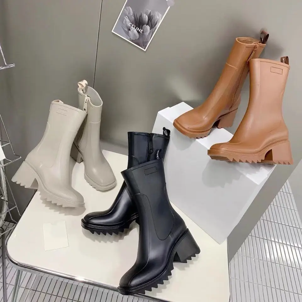 2021 Brand Runway PVC Rainboots Women Ankle Chunky Heel Height Increasing Short Boots Thick Sole Motorcycle Boots For Women
2021 Brand Runway PVC Rainboots Women Ankle Chunky Heel Height Increasing Short Boots Thick Sole Motorcycle Boots For Women
